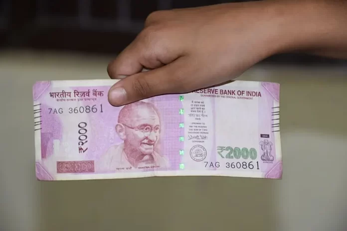RBI withdraws Rs 2000 notes